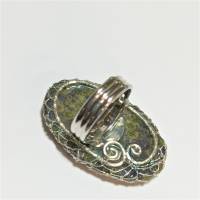Ring Rhyolit dunkel grün in wirework oval 25 x 40 mm Stein khaki oliv boho Geschenk statementring Bild 7