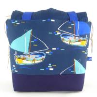 blauer Projektbeutel Gr. M mit bunten Segelbooten, Projekttasche zum Binden, Handarbeitsbeutel Bild 1