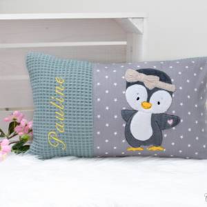 Namenskissen mit Stickdatei Pinguin, personalisiertes Kissen mit Name, Geburtskissen,Kuschelkissen, Geschenk zur Geburt Bild 1