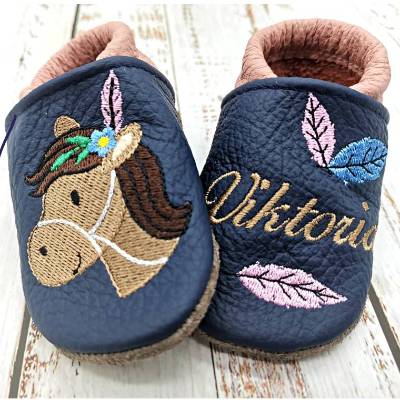 Bio Krabbelschuhe mit Namen für Baby und Kinder (Öko Lederpuschen) mit Pferdekopf - personalisierte Lauflernschuhe