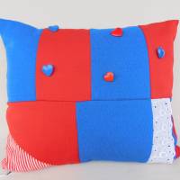 Patchworkkissen , rot blaues Kissen mit Knöpfen Bild 8