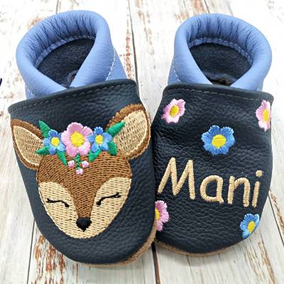 Bio Krabbelschuhe mit Namen für Baby und Kinder (Öko Lederpuschen) mit Rehkopf - personalisierte Lauflernschuhe