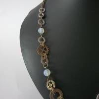 Steampunk Collier Kette aus Opal Perlen / Upcycling Schmuck aus Muttern und Unterlegscheiben/ Handgemachtes Unikat Bild 4