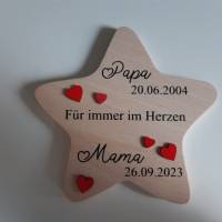 Erinnerung an Mama/Papa oder andere Verstorbene, Geschenk für Angehörige, individuelles Trauergeschenk, Stern aus Holz, Bild 1