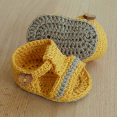 gehäkelte Puppenschuhe Sandalen aus Biobaumwolle in gelb-beige, 6 cm, Handarbeit 