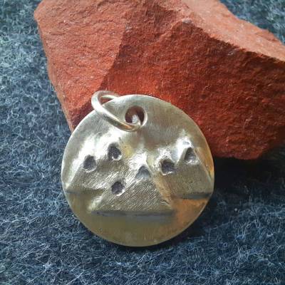 Massiver Anhänger "Berge" aus 999 Silber