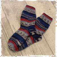 Handgestrickte Socken aus hochwertigen Materialien in Größe 32/33! Bild 1