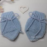 Baby Handschuhe - Erstlingshandschuhe -  handgestrickt -  Farbe hellblau Bild 2