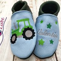 Bio Krabbelschuhe mit Namen für Baby und Kinder (Öko Lederpuschen) mit Traktor - personalisierte Lauflernschuhe Bild 5
