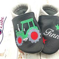 Bio Krabbelschuhe mit Namen für Baby und Kinder (Öko Lederpuschen) mit Traktor - personalisierte Lauflernschuhe Bild 6
