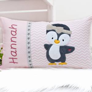 Namenskissen Stickdatei Pinguin, personalisiertes Kissen Mädchen mit Name, Geburtskissen, Kuschelkissen, Rosa, Geschenk Bild 1