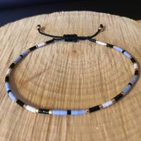 Tolles zartes Miyuki-Delica-Perlen Armband mit verstellbarem Makrameeknoten  Perlengröße 2 mm Bild 1
