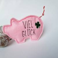 Rosa Glücksschweinchen aus Filz "VIEL GLÜCK - Klee" von he-ART by helen hesse Bild 1