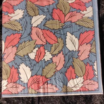 Servietten Blätter Blau rosa braun weiß