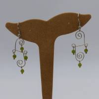 Ohrhänger silber grün, Ohrringe aus Silberdraht mit Glasperlen, Ohrschmuck, Schmuckdesign Bild 1