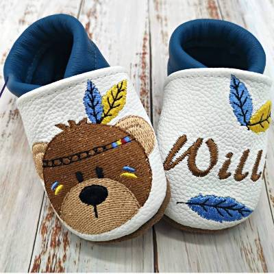 Bio Krabbelschuhe mit Namen für Baby und Kinder (Öko Lederpuschen) mit Indianerbär- personalisierte Lauflernschuhe