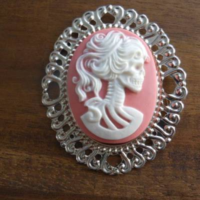 Brosche Skull  Gemme Kamee Lady 