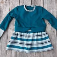 Girly Sweater mit Schößchen - Mädchenkleid - Größe 110 - petrol grau gestreift Bild 2