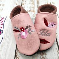 Bio Krabbelschuhe mit Namen für Baby und Kinder (Öko Lederpuschen) mit BOHO-Blumen - personalisierte Lauflernschuhe Bild 5