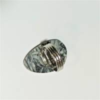 Ring Pinolith schwarz weiß mit 35 x 23 Millimeter großem Tropfen Stein statementring Geschenk Bild 5