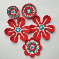 5 teiliges Häkelapplikationsset, handgehäkelte Häkelblumen zum basteln und aufpimpen in weihnachtlichen Farben Bild 1