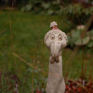Lustige Gartenkeramik - Vogel mit Zipfelmütze - Insektenhotel - frostfest Bild 5
