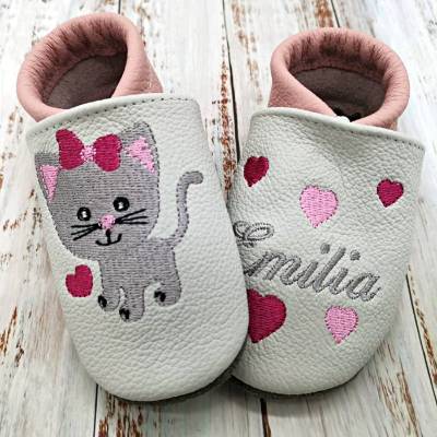 Bio Krabbelschuhe mit Namen für Baby und Kinder (Öko Lederpuschen) mit Kätzchen - personalisierte Lauflernschuhe