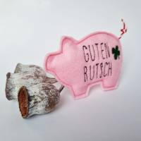 Rosa Glücksschweinchen aus Filz "GUTEN RUTSCH - Klee" von he-ART by helen hesse Bild 2