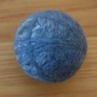 Filzball Wolle 4,8cm waschbar handgemacht zum Spielen, Jonglieren, Handtraining, Entspannen Bild 2