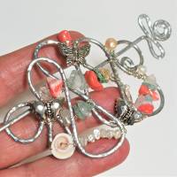 Tuchnadel mit Edelstein Perlen Mix 80 x 60 Millimeter aus Aluminium gehämmert in silberfarben Schmetterling Geschenk Bild 1