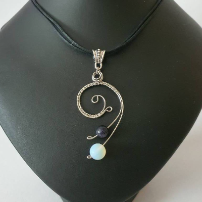 Drahtschmuck Anhänger /Opal & Blaufluss Perlen Anhänger aus Edelstahldraht/ Halskette mit Edelstein/ Boho Kettte