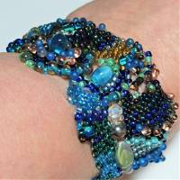 breites Armband petrol blau freeform Unikat handgefertigt Glas türkis peyote handmade Geschenk für sie Bild 8