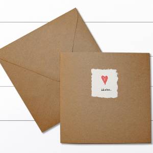 Grußkarte mit Umschlag - Kraftpapier + Einlegeblatt, handgeschöpftes kleines Papier mit Schreibmaschinentext "Liebe. Bild 1