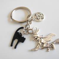 Besen Hexe  Pentagramm  schwarze Katze  Schlüsselanhänger Bild 1