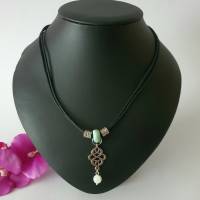 Kette im Kelten & Wikinger Look/ Edelstein Perlenkette/ Halskette mit Selenit und Grüner Keramik Perlen Bild 2