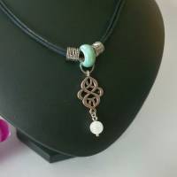 Kette im Kelten & Wikinger Look/ Edelstein Perlenkette/ Halskette mit Selenit und Grüner Keramik Perlen Bild 3