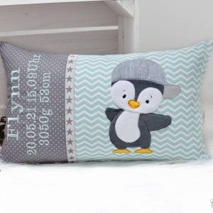 Namenskissen Stickdatei Pinguin, personalisiertes Kissen mit Name, Geburtskissen, Kuschelkissen, Junge Mädchen, Geschenk Bild 1