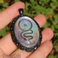 Halskette mit Anhänger "Cosmic Silver Snake" mit holografischem Effekt und Farbwechsel Bild 8