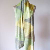 Gestrickter Designer Damen-Schal, Tuch mit Farbverlauf, Unikat Stola aus Wolle, einzigartiges Geschenk für Frauen Bild 3