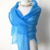 Blaues Schultertuch aus Mohair, zartes Dreieckstuch mit Zackenrand, leichtes Umschlagtuch gestrickt, sommerlich Bild 2