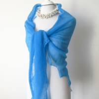 Blaues Schultertuch aus Mohair, zartes Dreieckstuch mit Zackenrand, leichtes Umschlagtuch gestrickt, sommerlich Bild 4