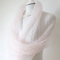 Hauchzarter Brautschal in weiß-rosa, Mohair-Stola für die Hochzeit, sommerliches Lace-Tuch, dünnes Umschlagtuch Bild 1