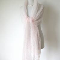 Hauchzarter Brautschal in weiß-rosa, Mohair-Stola für die Hochzeit, sommerliches Lace-Tuch, dünnes Umschlagtuch Bild 4
