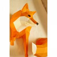Kleiner Fuchs Bastelbogen, Papierskulptur DIY, Low Poly Art, Papiertiere, Papierskulptur in orange und weiss, geschnittene einzelteile DIY Bild 1