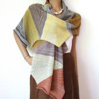 Einzigartiger Schal aus Wolle in harmonischen Farben, gestricktes Designer Tuch Unikat, Avantgarde Schultertuch Bild 10
