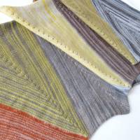 Einzigartiger Schal aus Wolle in harmonischen Farben, gestricktes Designer Tuch Unikat, Avantgarde Schultertuch Bild 3