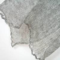 Zarte gestrickte Stola aus Mohair, hellgrau grau meliert, sommerliches Lace Tuch, Umschlagtuch, zeitlos Bild 7