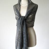 Dunkelgraues Lace-Tuch aus zartem Mohair, leichtes Schultertuch gestrickt, duftiger Damenschal neutrale Farbe Bild 1