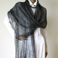 Dunkelgraues Lace-Tuch aus zartem Mohair, leichtes Schultertuch gestrickt, duftiger Damenschal neutrale Farbe Bild 4