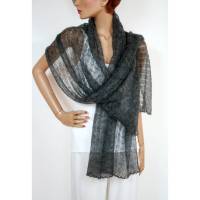 Dunkelgraues Lace-Tuch aus zartem Mohair, leichtes Schultertuch gestrickt, duftiger Damenschal neutrale Farbe Bild 9